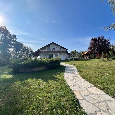 Avala Residence Vrcin Bagian luar foto